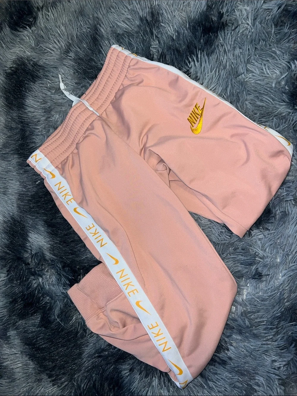 Nike - Kids Rose Gold joggers - medium